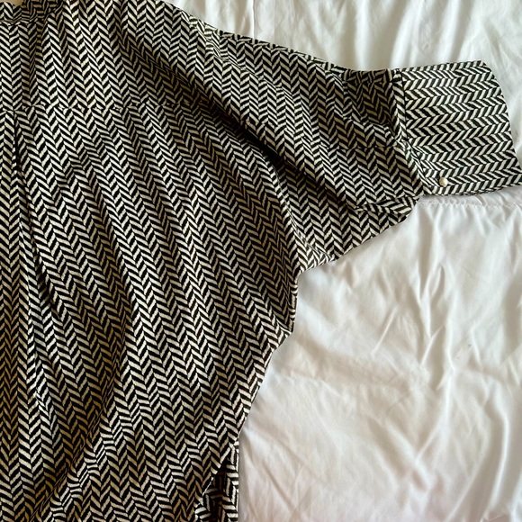 Large almost new Caroline Herrera shirt - Picture 4 of 7